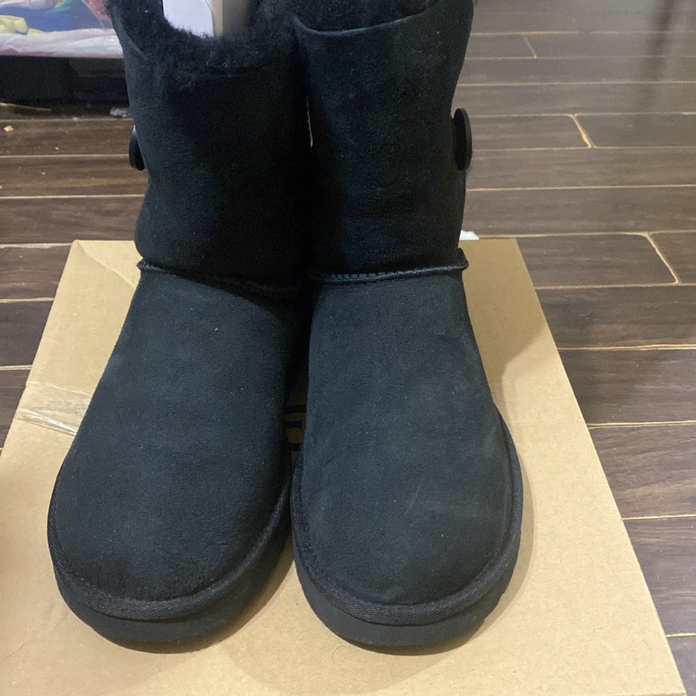 UGG Bailey Button II - Picture 4 of 7